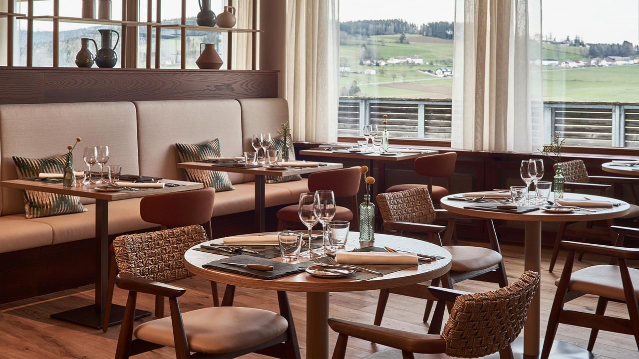 Restaurant mit Blick ins Mühlviertler Grün